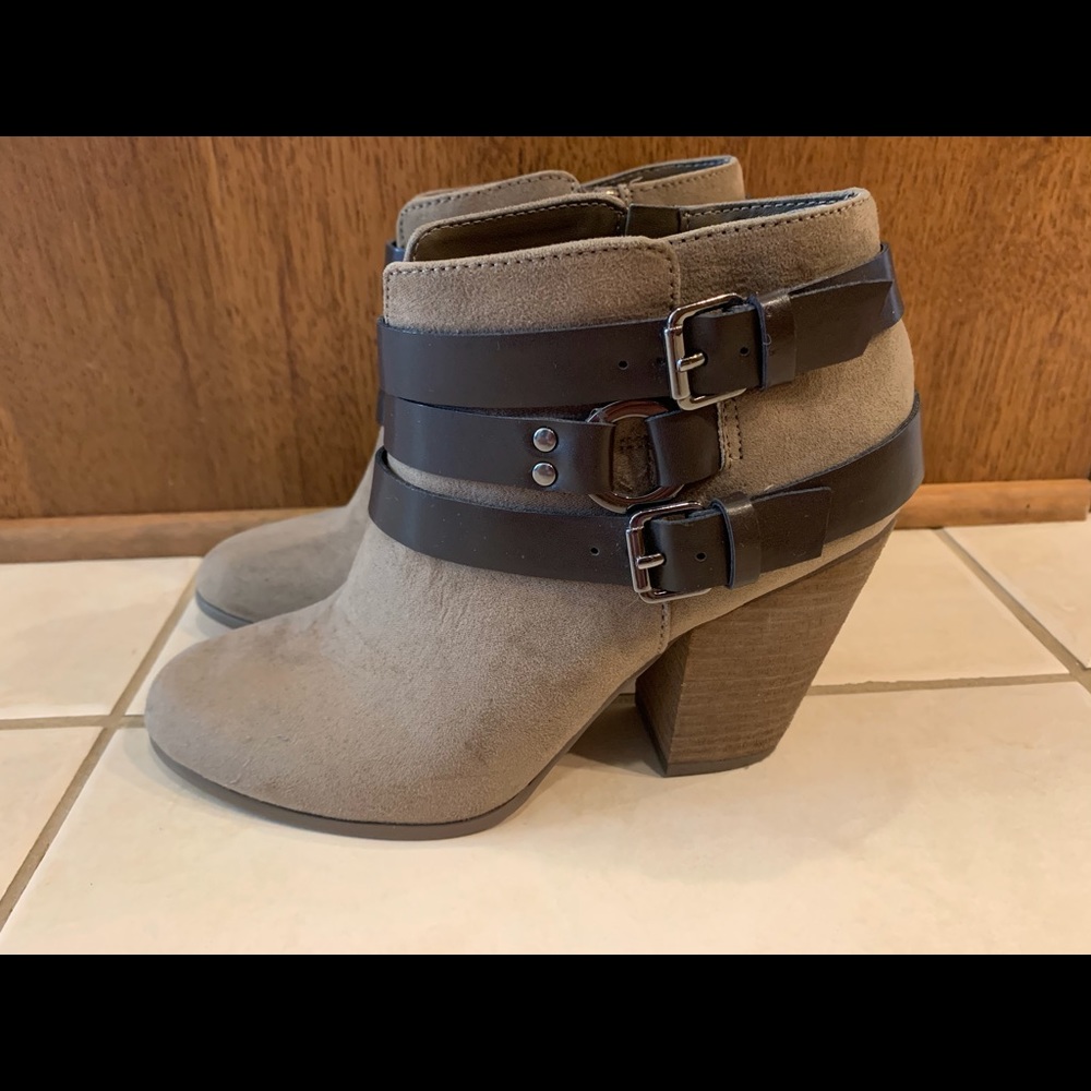 Carlos Santana Hollie Booties - sz 7M